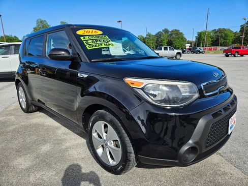 Used 2016 Kia Soul FWD image 8