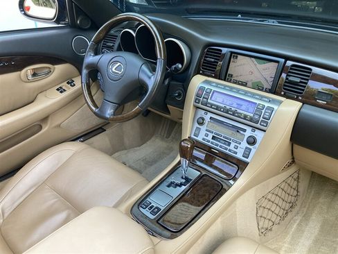 Used 2008 Lexus SC 430 Convertible RWD image 2