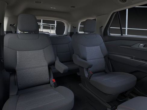 Used 2025 Ford Explorer Active RWD image 12