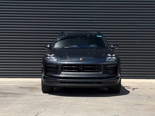 Certified 2026 Porsche Macan AWD/4WD image 10