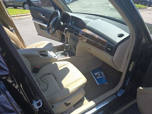 Used 2011 Mercedes-Benz GLK 350 2WD image 21