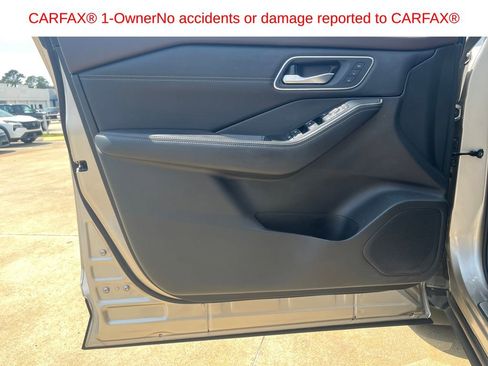 Used 2022 Nissan Rogue Platinum w/ Head-Up Display Package image 12