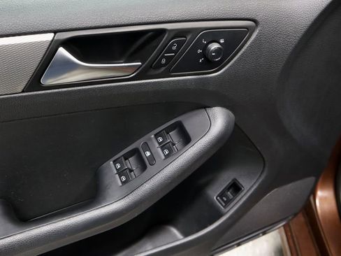 Used 2016 Volkswagen Jetta SE image 24