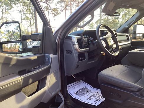 Used 2025 Ford F250 XLT w/ FX4 Off-Road Package image 9