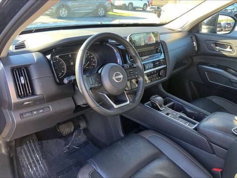 Used 2023 Nissan Pathfinder SL w/ SL Premium Package FWD image 17