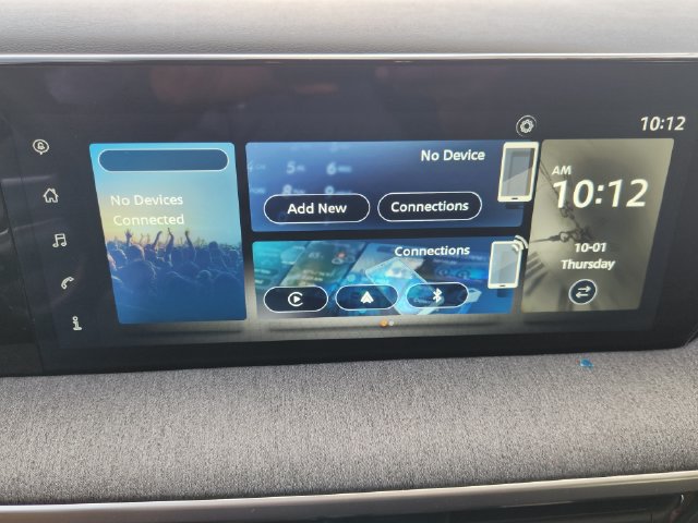 Used 2025 Nissan Kicks SV FWD image 17