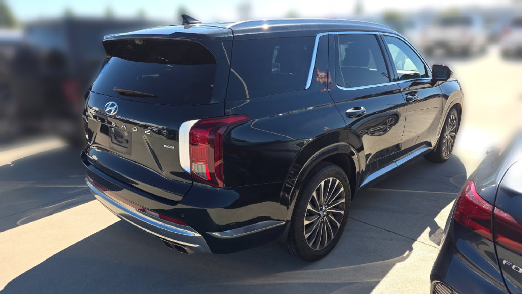 Used 2023 Hyundai Palisade Calligraphy w/ Winter Package AWD/4WD image 4