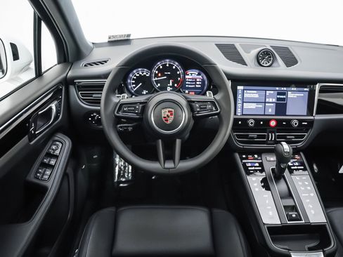 New 2026 Porsche Macan image 15