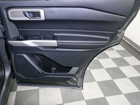 Used 2024 Ford Explorer Limited w/ Equipment Group 301A AWD/4WD image 25