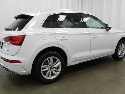 Used 2022 Audi Q5 2.0T Premium w/ Convenience Package image 6