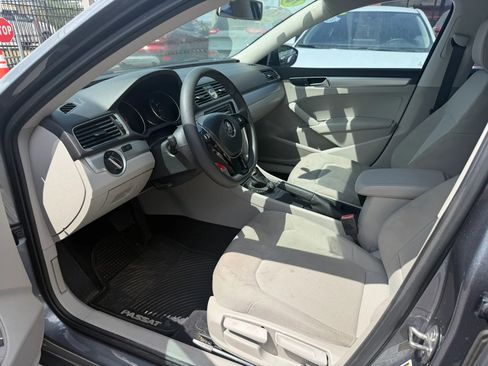 Used 2016 Volkswagen Passat 1.8T S FWD image 9
