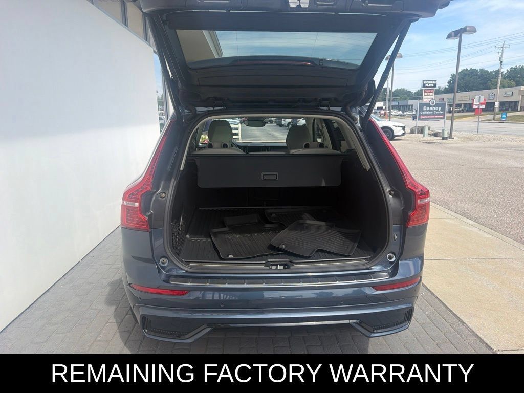Used 2024 Volvo XC60 T8 Plus w/ Protection Package Premier AWD/4WD image 8