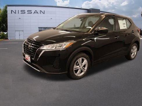 New 2025 Nissan Kicks Play S image 4