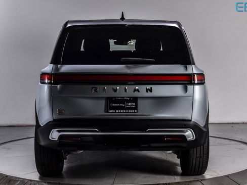 Used 2023 Rivian R1S Adventure image 5