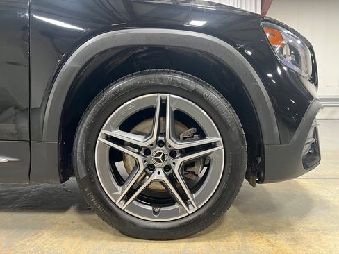 Used 2022 Mercedes-Benz GLB 250 4MATIC image 16