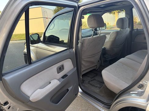Used 2002 Toyota 4Runner SR5 w/ Upgrade Value Pkg 2 AWD/4WD image 25