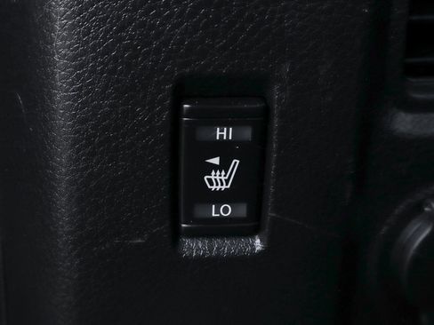 Used 2021 Nissan Titan PRO-4X w/ Pro-4x Convenience Package image 49