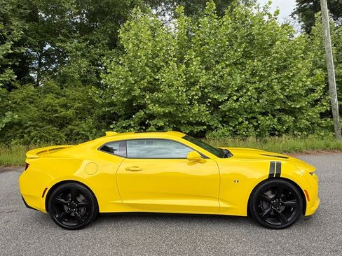 Used 2017 Chevrolet Camaro SS RWD image 5