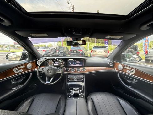 Used 2018 Mercedes-Benz E 300 4MATIC w/ Premium 1 Package image 16