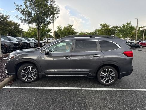 Used 2023 Subaru Ascent Touring AWD/4WD image 2