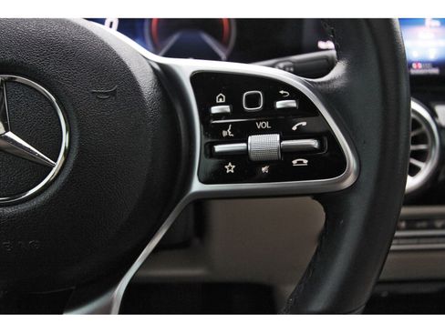 Used 2021 Mercedes-Benz GLA 250 image 19