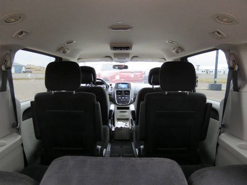 Used 2011 Dodge Grand Caravan Mainstreet w/ PWR Convenience Group image 16