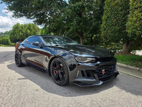 Used 2016 Chevrolet Camaro SS RWD image 7