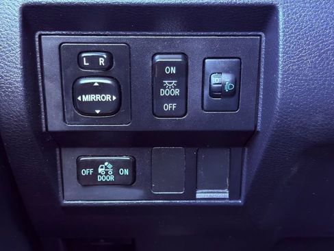 Used 2017 Toyota Tundra SR5 w/ TRD Off Road Package image 24