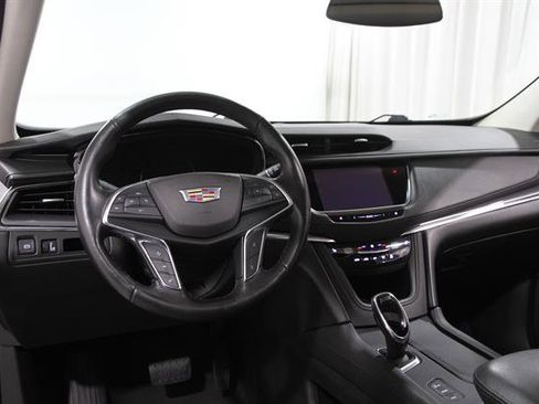 Used 2019 Cadillac XT5 Luxury AWD/4WD image 6