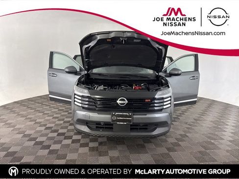 Certified 2025 Nissan Kicks SR w/ Illumination Package image 11