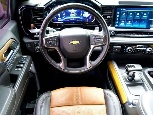 Used 2023 Chevrolet Silverado 1500 High Country w/ High Country Premium Package AWD/4WD image 24