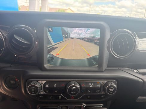 Used 2022 Jeep Gladiator Sport AWD/4WD image 19