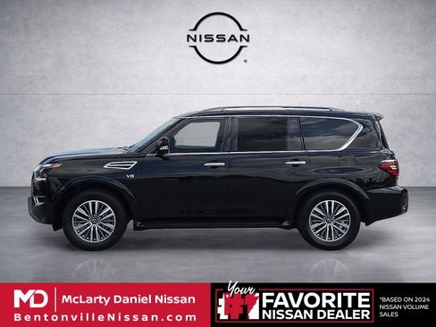 Used 2022 Nissan Armada SL w/ Captain's Chairs Package AWD/4WD image 3