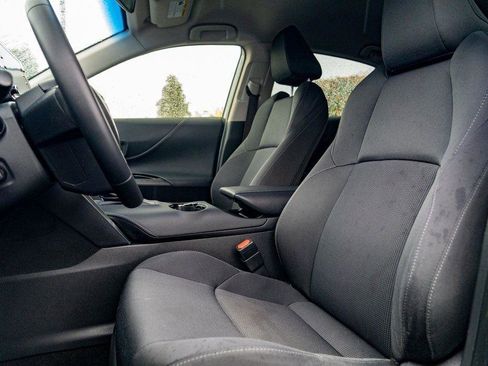 Used 2021 Toyota Venza LE image 27