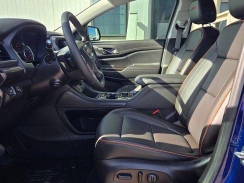 Used 2023 GMC Acadia AT4 w/ Preferred Package image 11