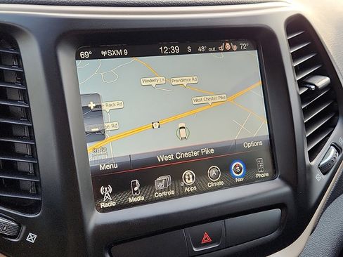 Certified 2017 Jeep Cherokee Limited image 18