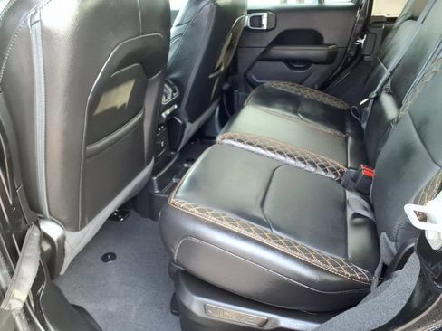 Used 2023 Jeep Wrangler Unlimited Sahara AWD/4WD image 22