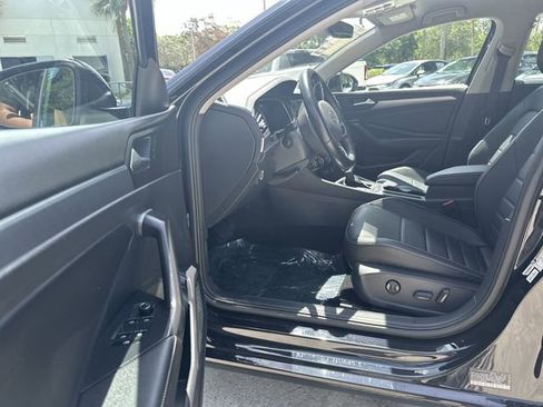 Used 2024 Volkswagen Jetta SE FWD image 22