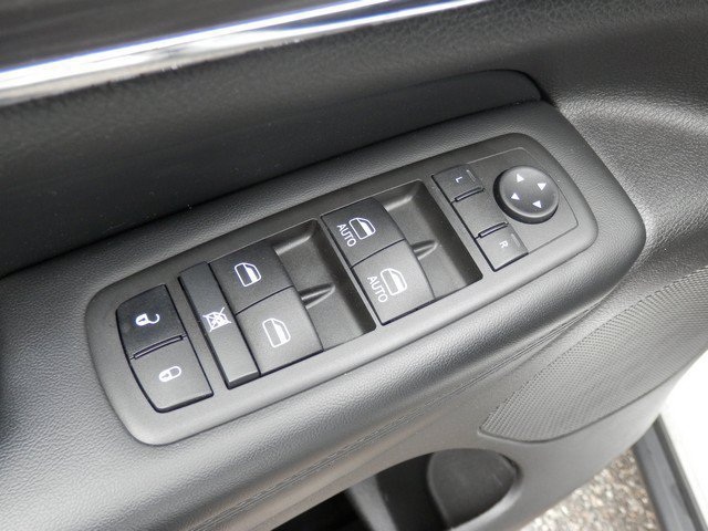 Used 2021 Jeep Grand Cherokee Limited AWD/4WD image 16