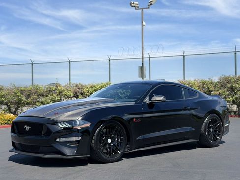 Used 2021 Ford Mustang GT Premium w/ Equipment Group 401A RWD image 5