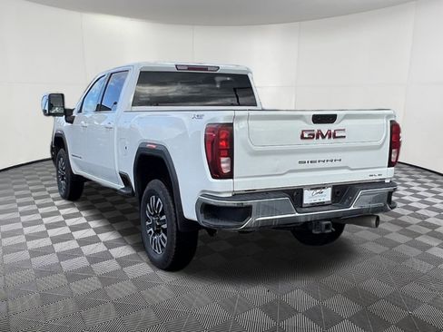 Used 2024 GMC Sierra 3500 SLE w/ SLE Convenience Package image 4