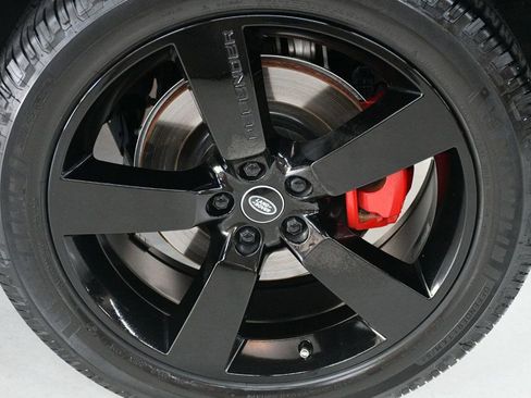 Used 2023 Land Rover Defender 110 X-Dynamic SE image 18