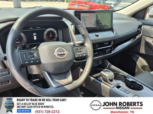 Certified 2025 Nissan Rogue SL FWD image 4