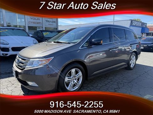Used 2013 Honda Odyssey Touring image 3