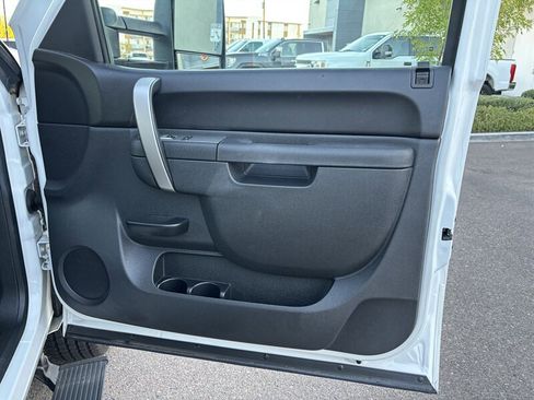 Used 2013 Chevrolet Silverado 2500 LT w/ Convenience Package image 26