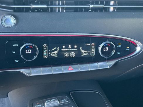 Used 2025 Genesis GV70 3.5T Sport image 22