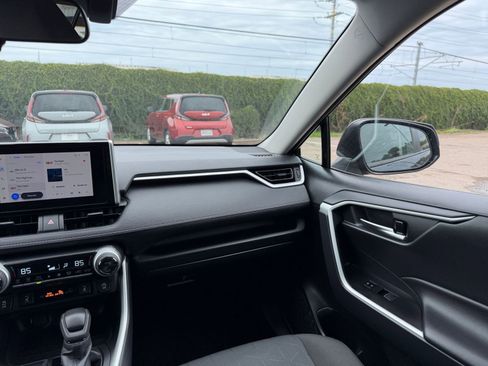 Used 2025 Toyota RAV4 XLE image 35