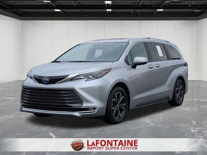 Certified 2025 Toyota Sienna Platinum