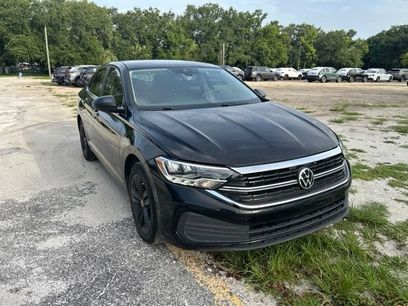 Used 2023 Volkswagen Jetta SE w/ Panoramic Sunroof Package