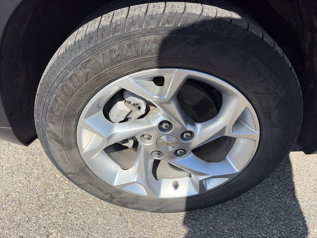 Used 2024 Chevrolet Trax LS w/ LS Convenience Package FWD image 10